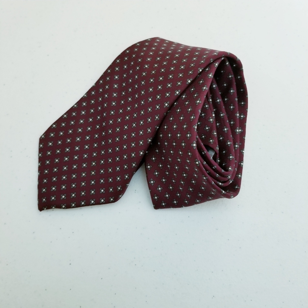 Austin Reed of Regent Street Silk Red Floral Daisy Pattern Tie 57in Vtg